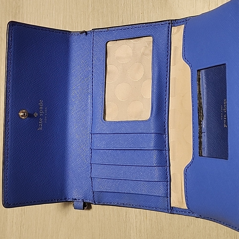 Kate Spade Wallet - Picture 2 of 9